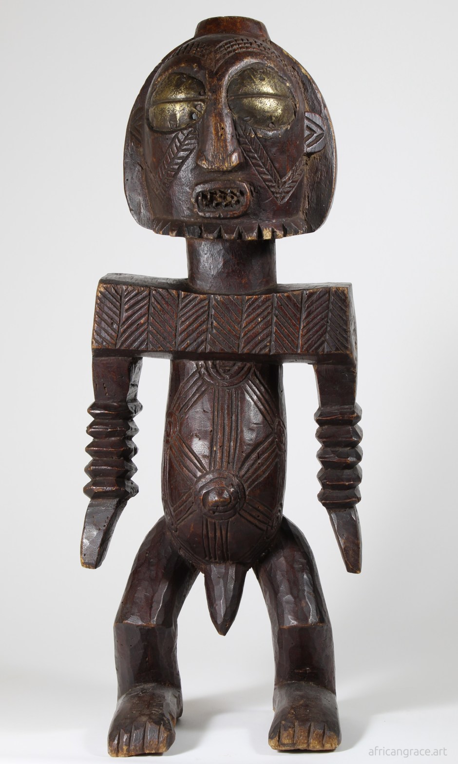 Boyo Buyu male chief figure front view