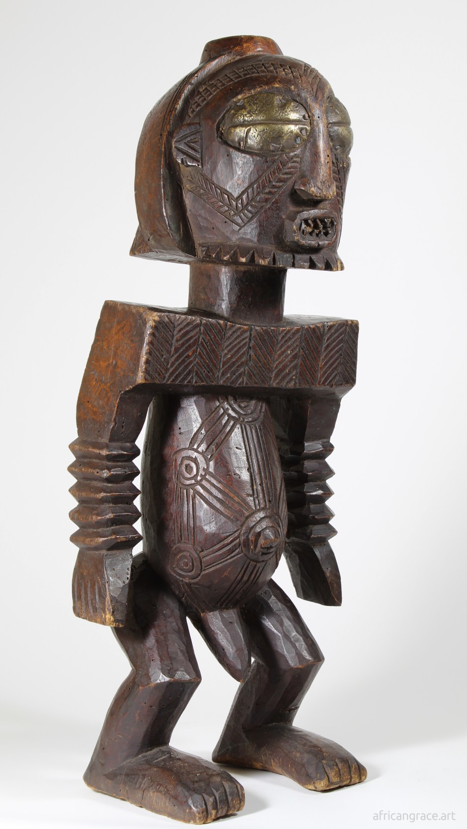 Boyo Buyu male chief figure right front view