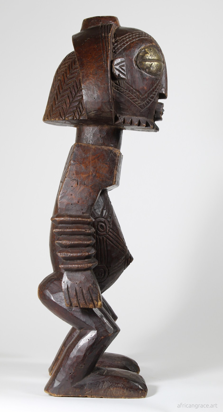 Boyo Buyu male chief figure right view