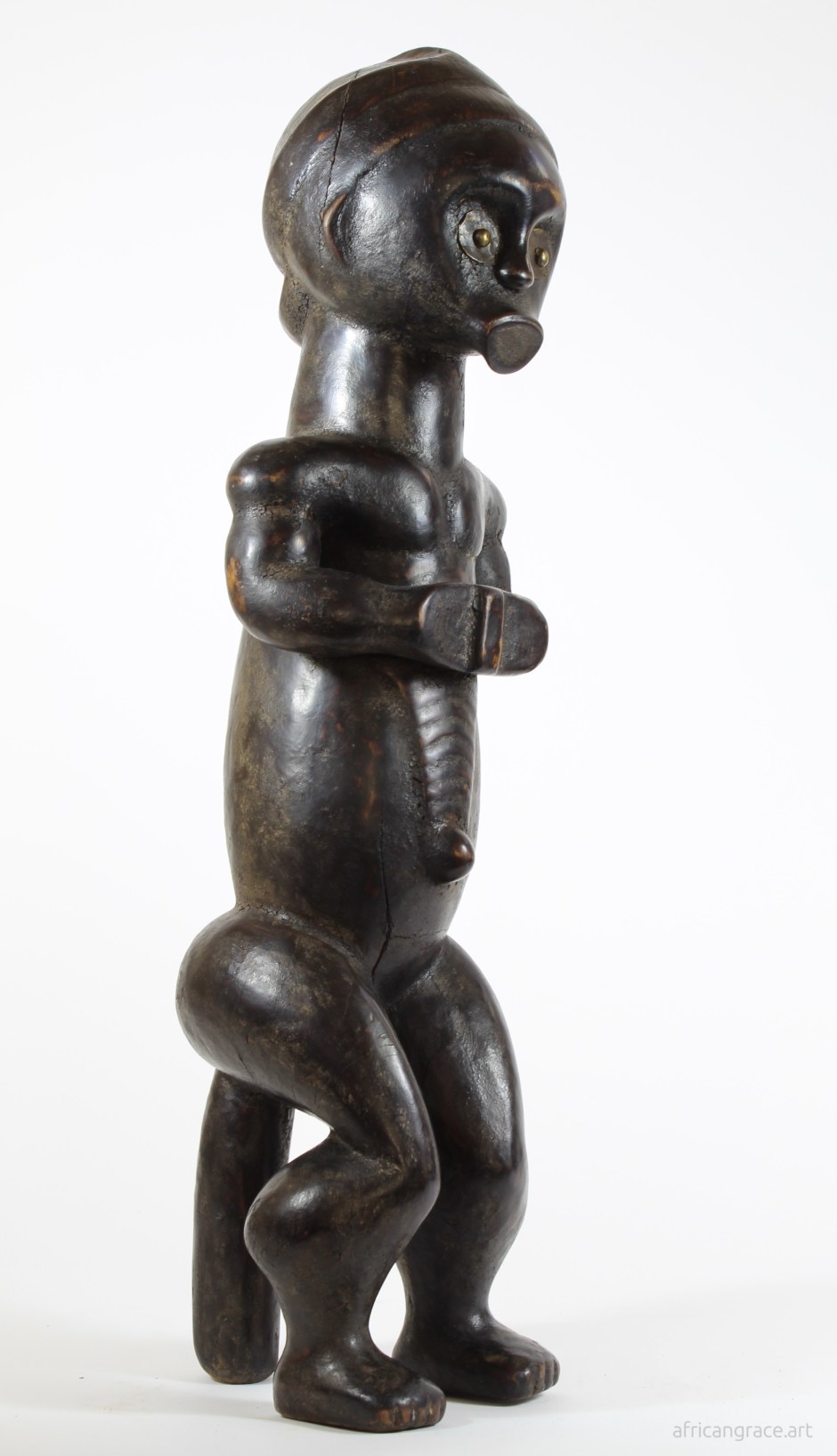 Fang byeri ntumu figure right front view