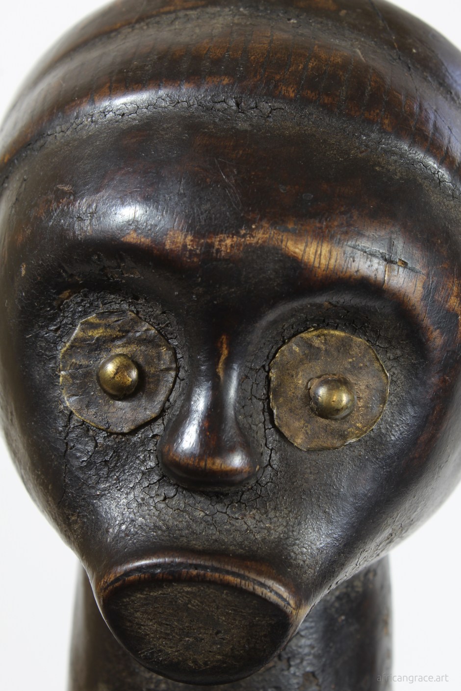 Fang byeri ntumu figure face detail