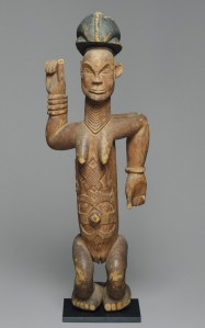 This large Lumbo figure from the Brooklyn Museum shows stretched proportions